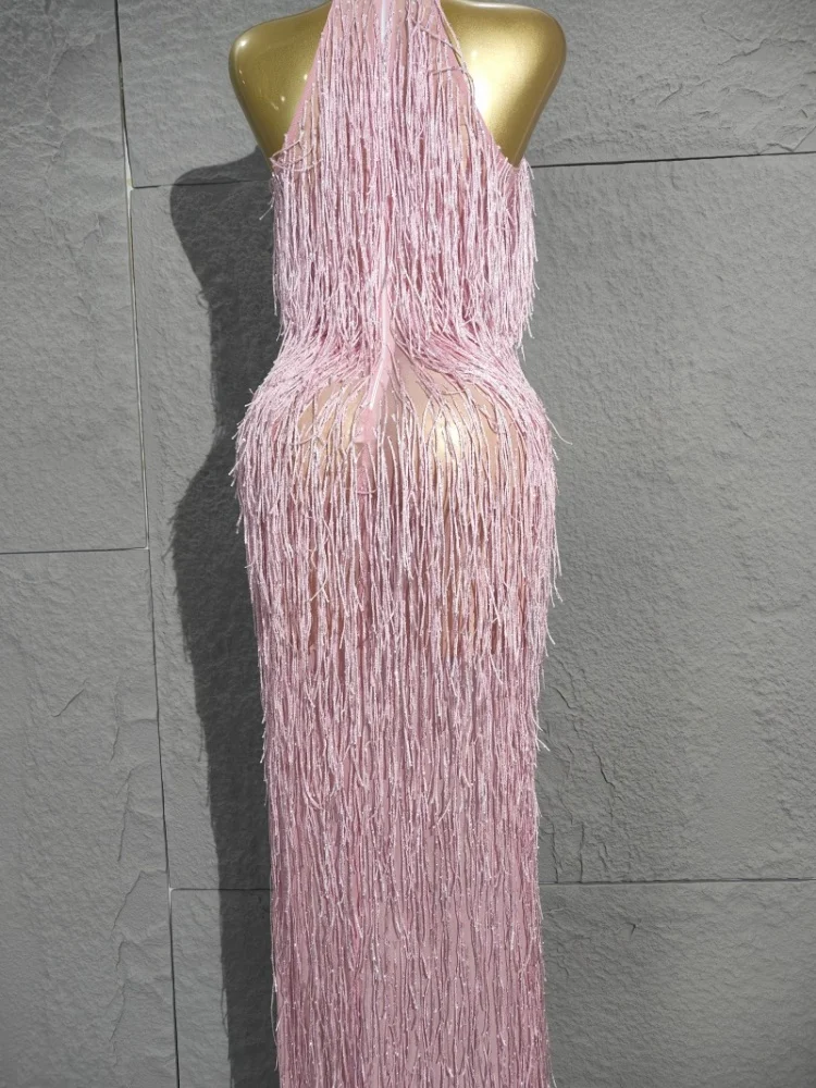 2025 Mini robe glamour en plumes bleu clair et strass - Manches bouffantes, détails transparents pour la discothèque de fête sur scène