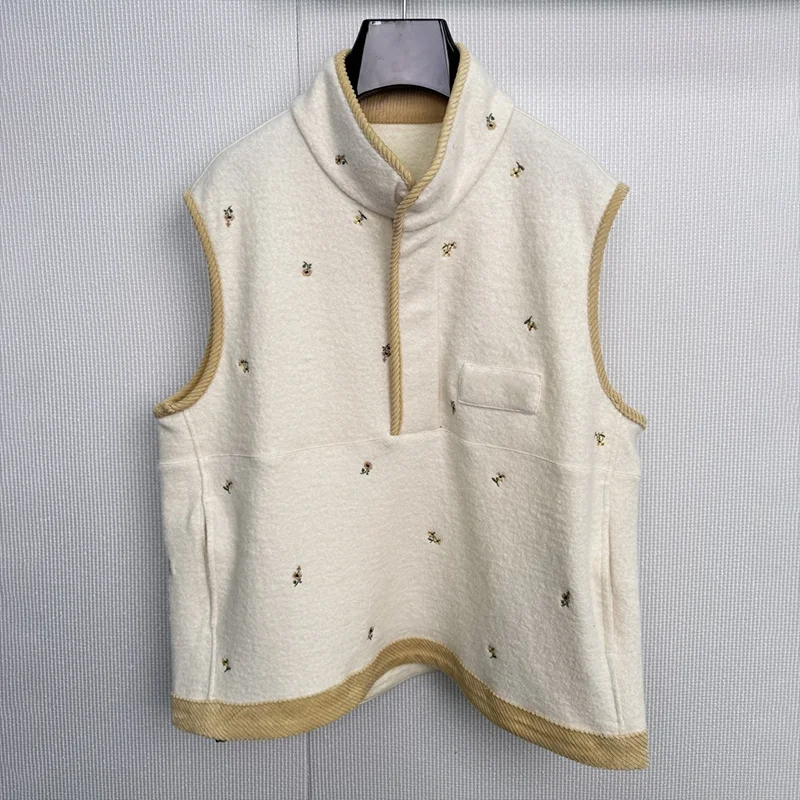 

High-quality multi-color plaid women's wool blend sweater vest with soft and casual style, embroidered floral pattern 25110678