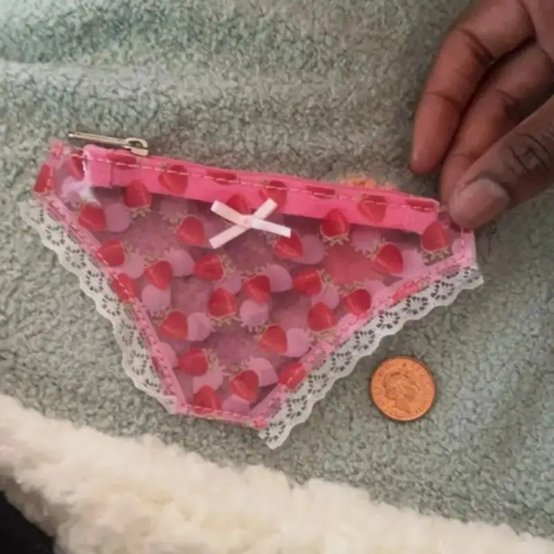 New Cute Lace Coin Purse PVC Panties-Shaped Mini Storage Bag With Zipper Strawberry Makeup Bag Great Party Gift Birthday Present