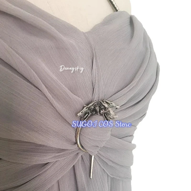 أزياء الملكة دانيليس التأثيرية للنساء من القرون الوسطى فستان ذيل طويل رمادي اللون مطوي أنيق بدون أكتاف فساتين سهرة تمويه