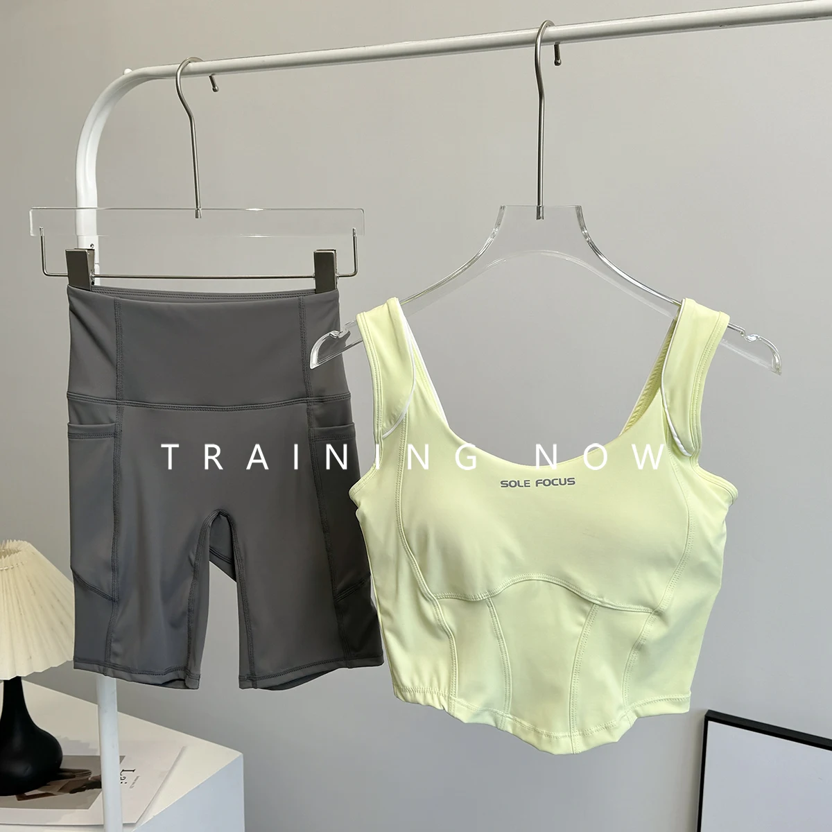 

Running fitness suit for women in summer high-end fashion running speed yoga suit high waist naked outdoor cycling pants