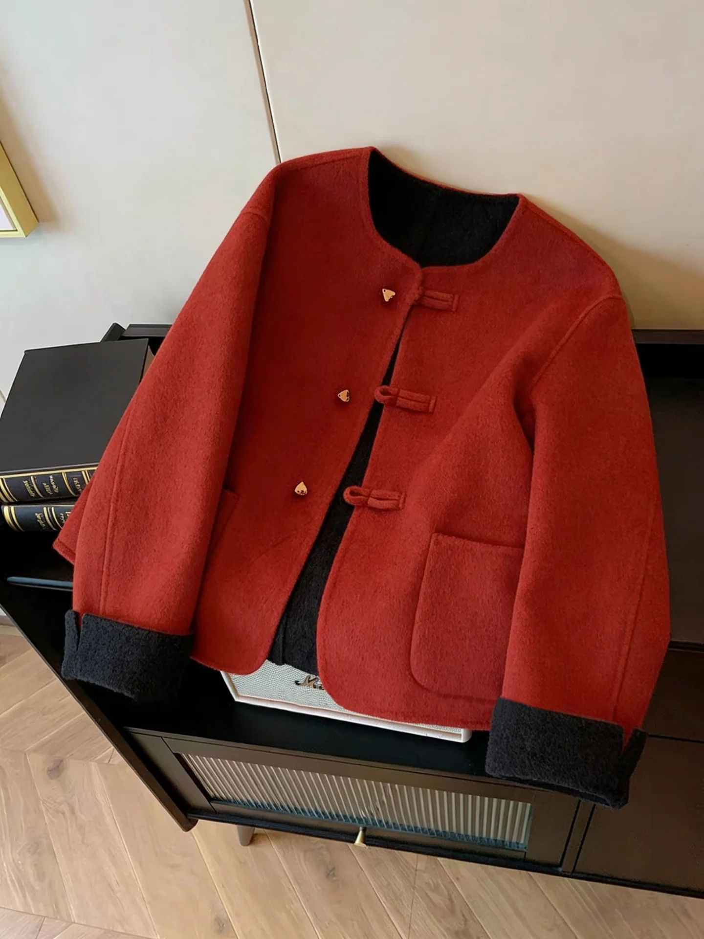 

Новое китайское шерстяное пальто с круглым вырезом и пуговицами, женское, весна-осень, модное, с завышенной талией, стройнящее, стеганое, топ