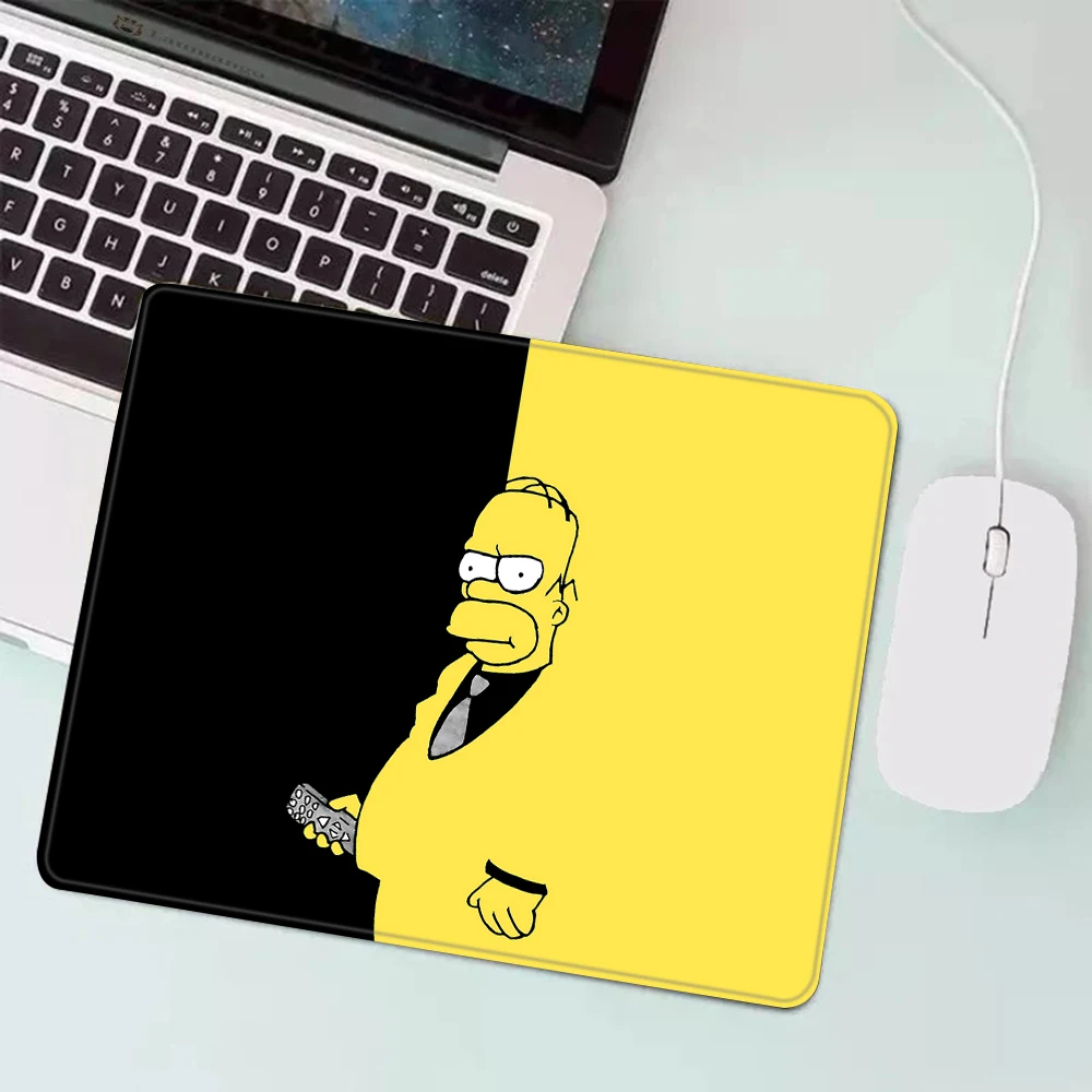 The S-Simpsons Gaming Mouse Pad XS Small Mousepad For PC Gamer Desktop Decoration Office Mouse Mat Deskmat Rug