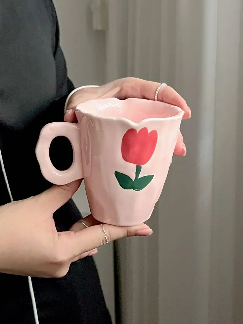 Romantic Gentle Round Hand Tulip Cup Korean Style High Beauty Ceramic Mug Couple Girl Cute Flower Pattern Pink Mug