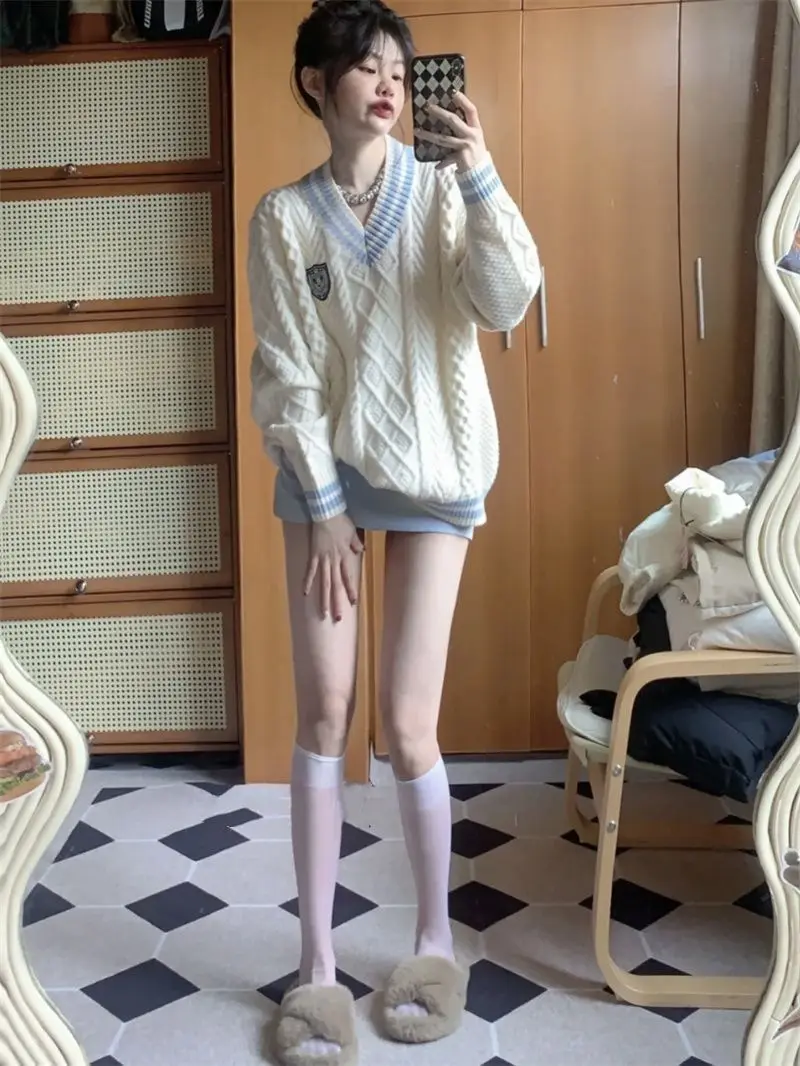 

Sweet Hot Girl College Style Suit Women's Autumn Loose V-neck Sweater Wrap Hip Short Skirt Two-piece Set Fashion Female Clothes