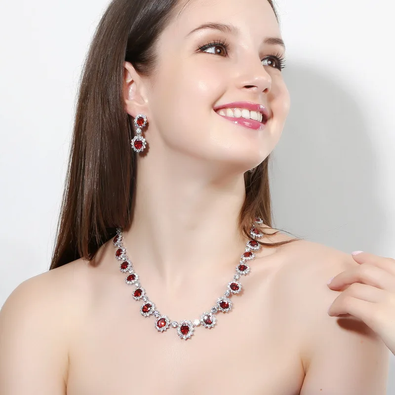large-diamond-nelace-earring-set-for-bridal-gown-dinner-par-round-ape-gemstones-sparkling-jewelry