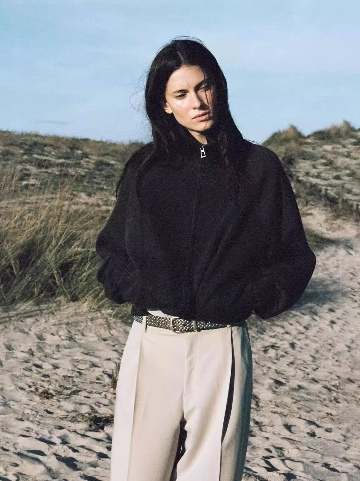 봄 신상 여성용 하이웨이스트 심플 캐주얼 플리츠 팬츠 TRF 우아하고 패셔너블한 여성용 반바지 아우터웨어