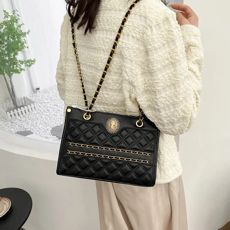 

Weekend Freestyle!Mature Elegant Tote Bag - Kalemanti Quilted Chain, Women's Large Capacity, Shoulder/Crossbody, Versatile