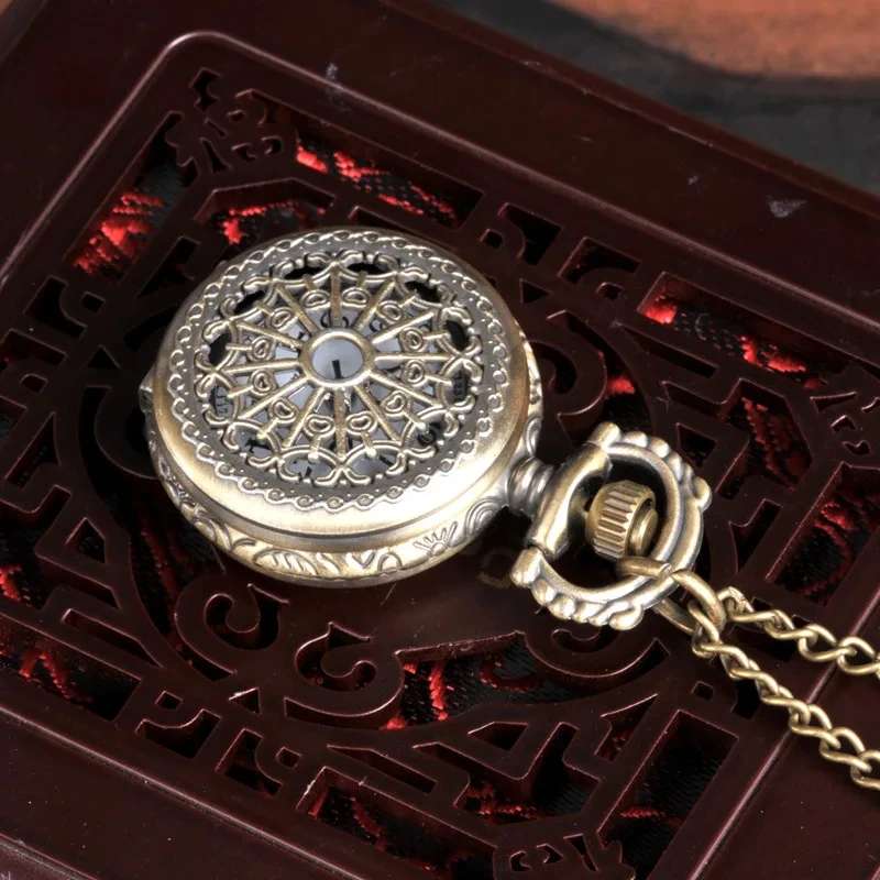 شكل دائري العنكبوت أجوف نحت شبكة الساعات مع سلسلة قلادة ، لون برونزي ساعة جيب ، الرجعية ، موضة جديدة #3