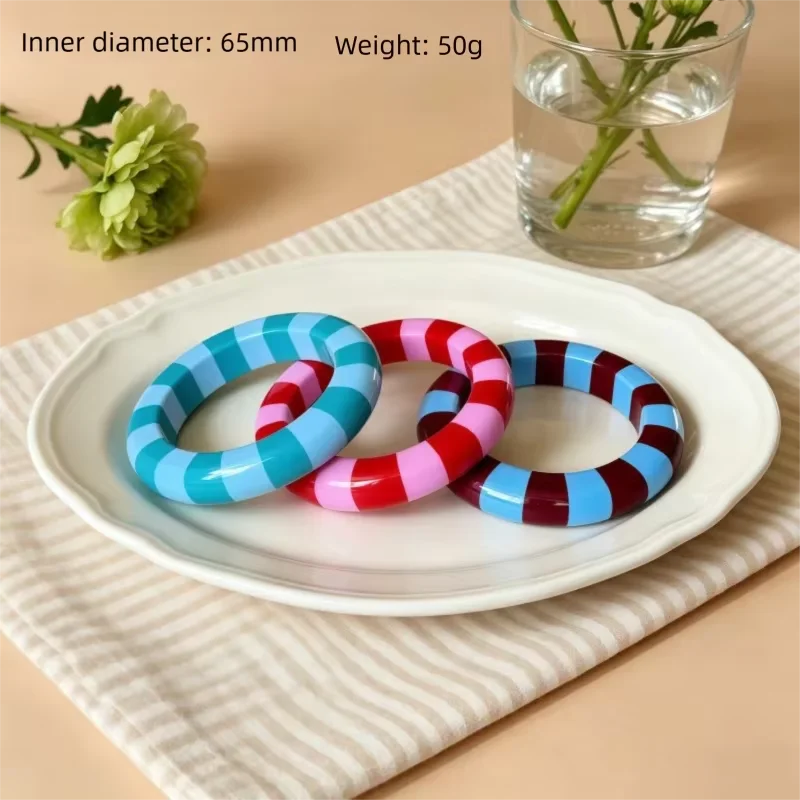 

Colorful Vertical & Horizontal Striped Resin Bracelet Two-tone Design Round Bangle Fashion Sweet Cool Hand Jewelry