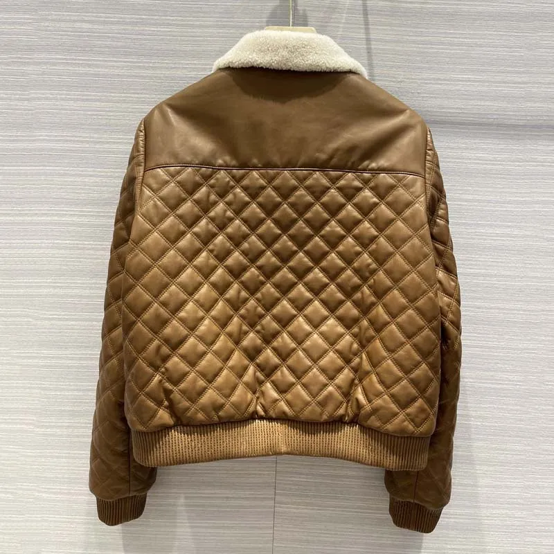 Woemn Coat Winter Short Length 2023 New Fashion Thick Warm Genuine Leather Jacket Real Wool Collar Diamond Lattice Decoration