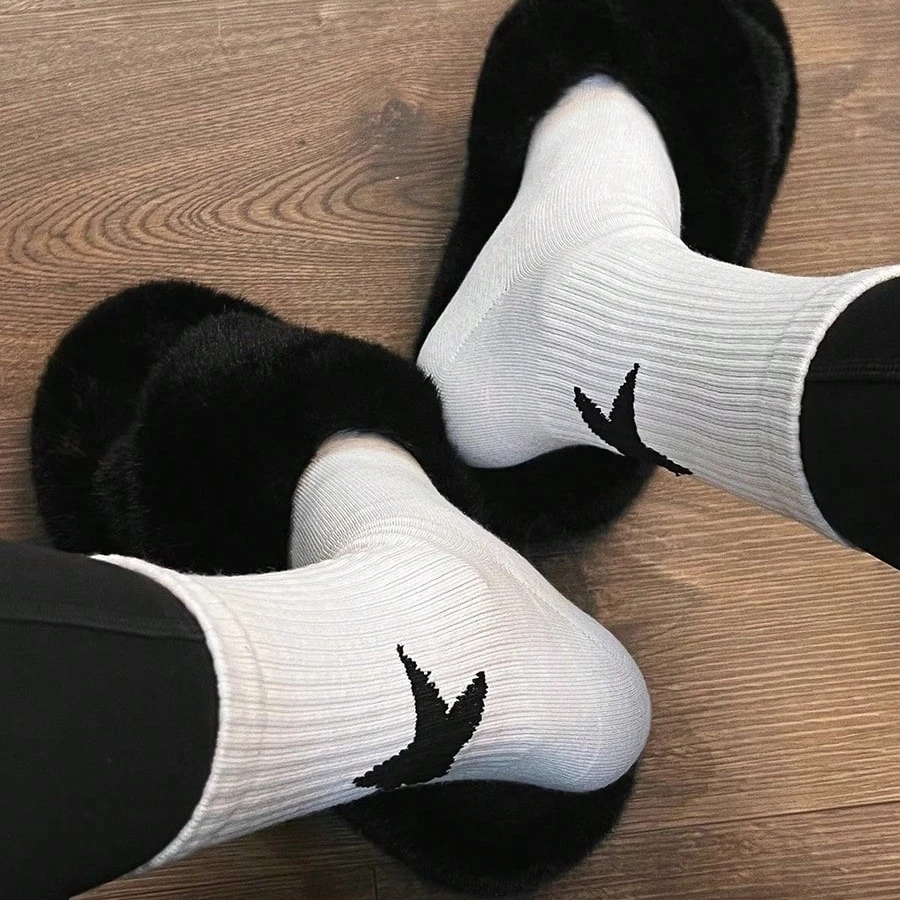 5/10 أزواج من الجوارب غير الرسمية باللونين الأبيض والأسود على طراز الشارع للجنسين، بسيطة وعصرية، قابلة للتنفس #3