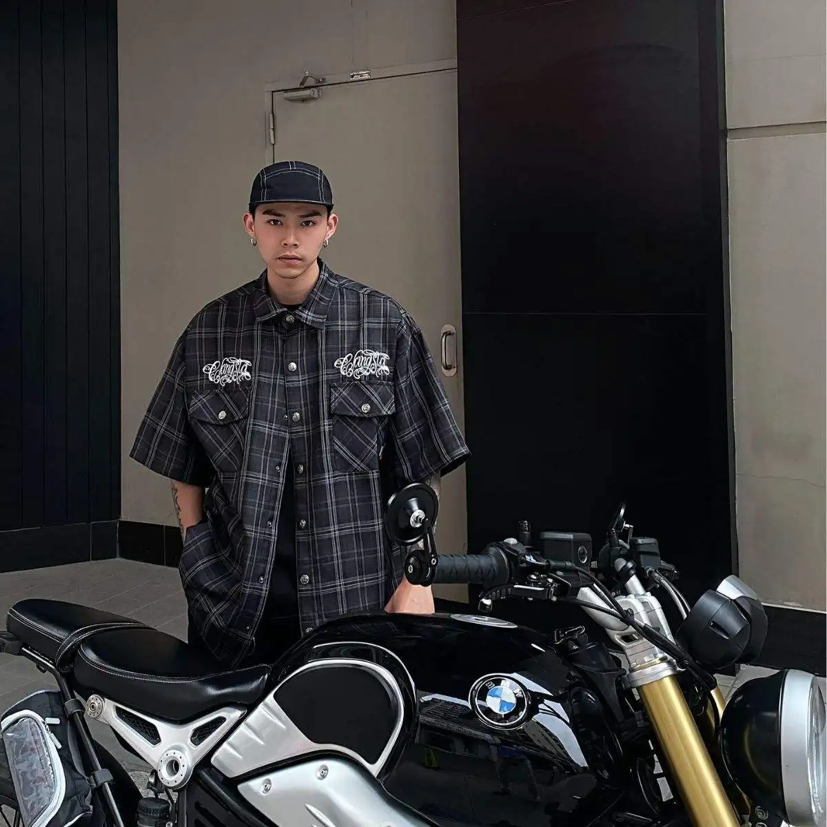 

Мужская летняя мотоциклетная рубашка в американском стиле, плотная, в клетку, свободного кроя, с вышивкой, с коротким рукавом, на флисовой подкладке