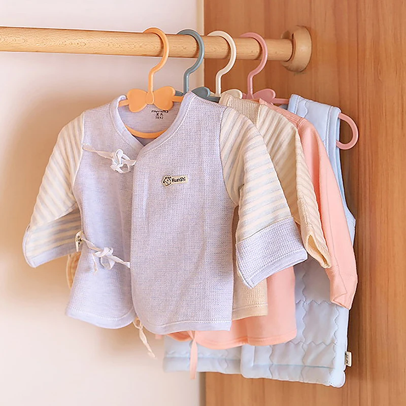 10pcs Portable Children Coats Storage Hanger Closet Organizer Baby Hangers Display Hangers Windproof Kids Clothes Hanger Racks