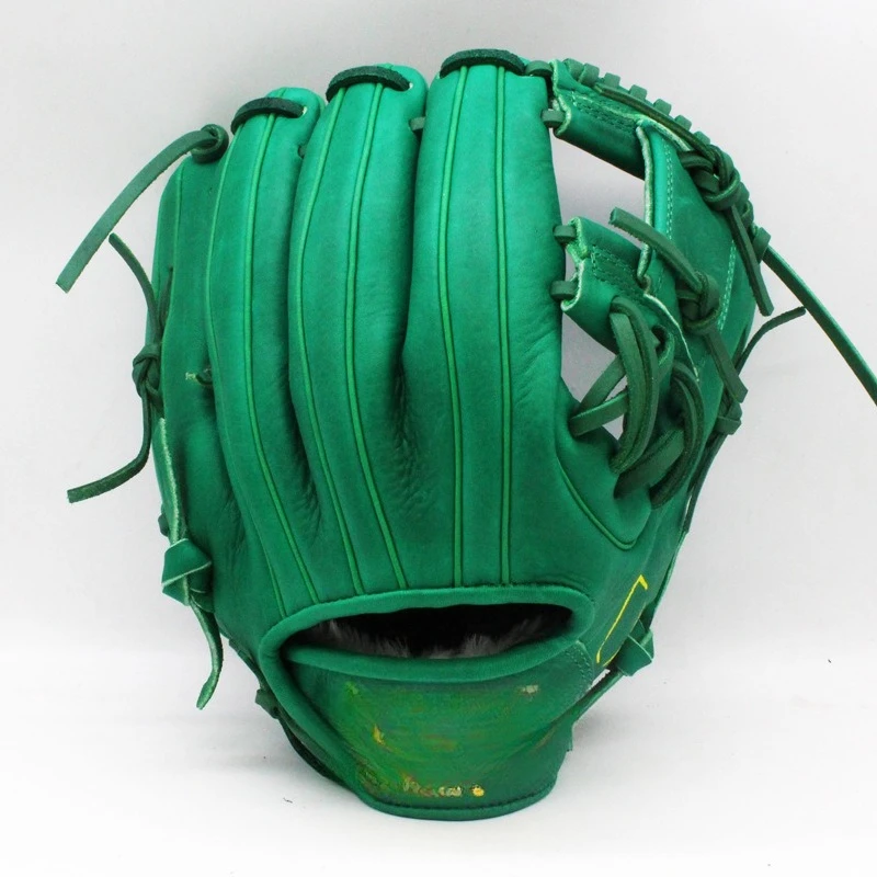 

A variety of styles of domestic falling pigskin 9-14 inches baseball gloves softball gloves handmade