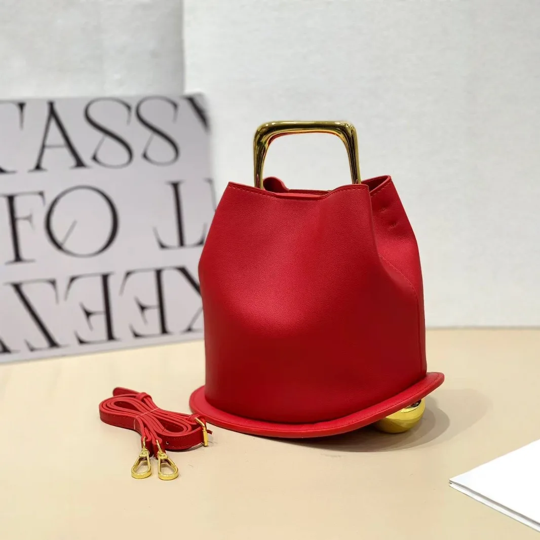 

New Irregular Bucket Bag, Urban Simple Handbag, Commuter and Leisure Model, Versatile Vegetable Basket