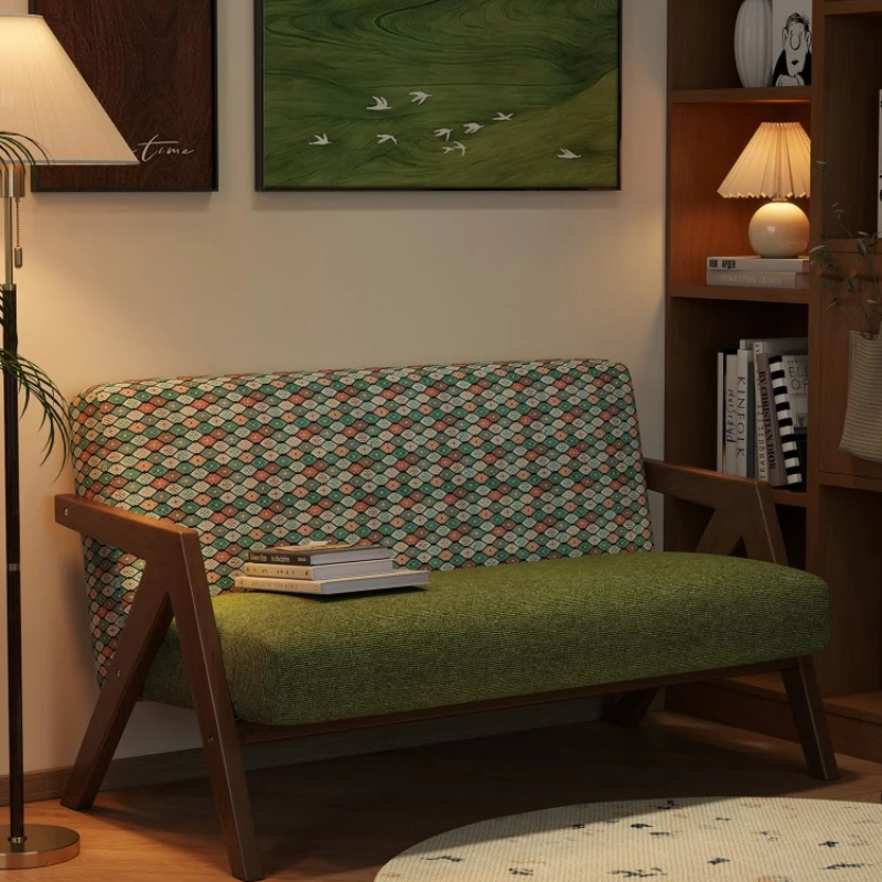 Middeleeuwse stijl klein appartement woonkamer appartement stof kleine bank hotel homestay kleine ruimte