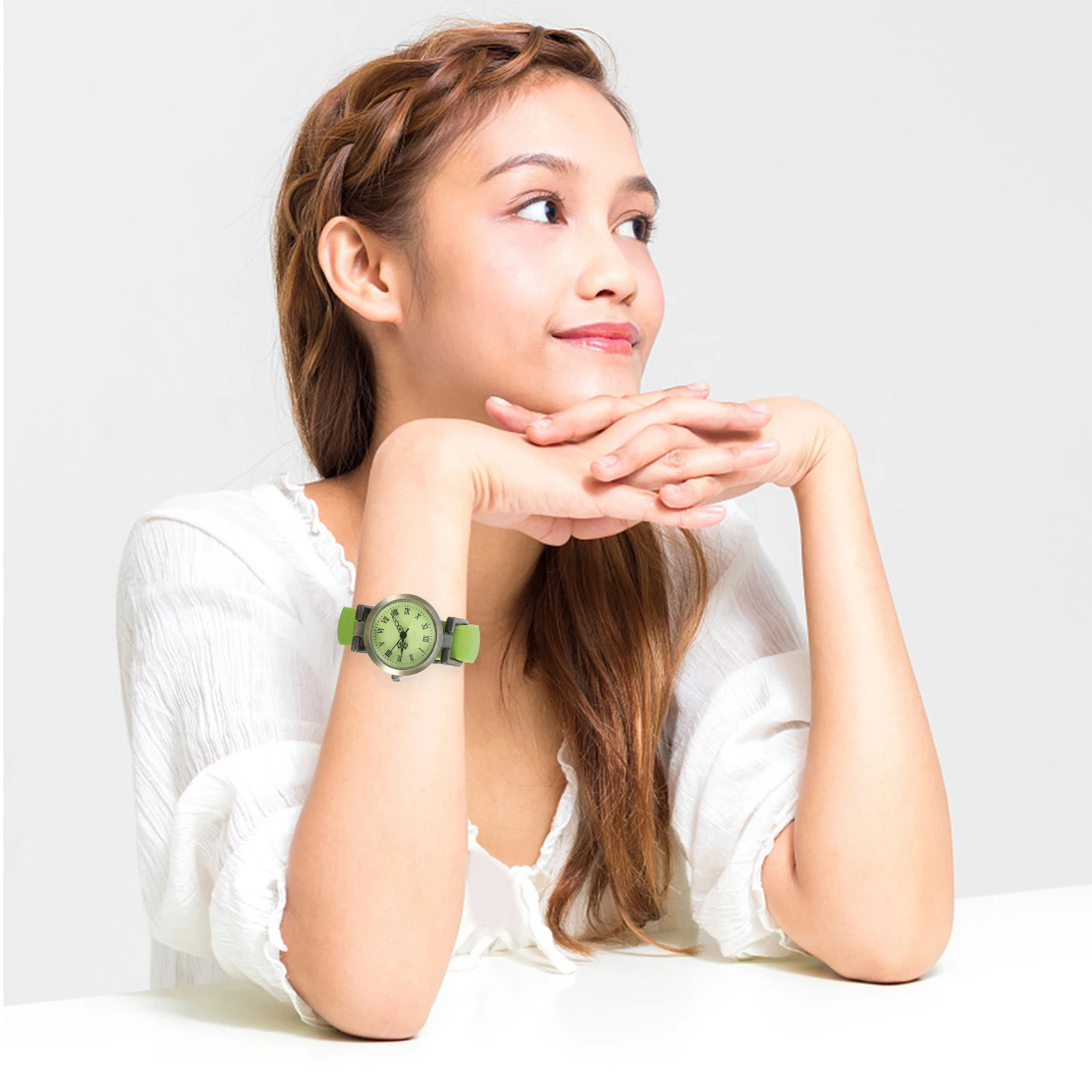 

Retro Quartz Watches Elegant Women Wrist Decor Silent Precise Movement Roman Numeral Gift Students Ladies Friend Fashion Watch