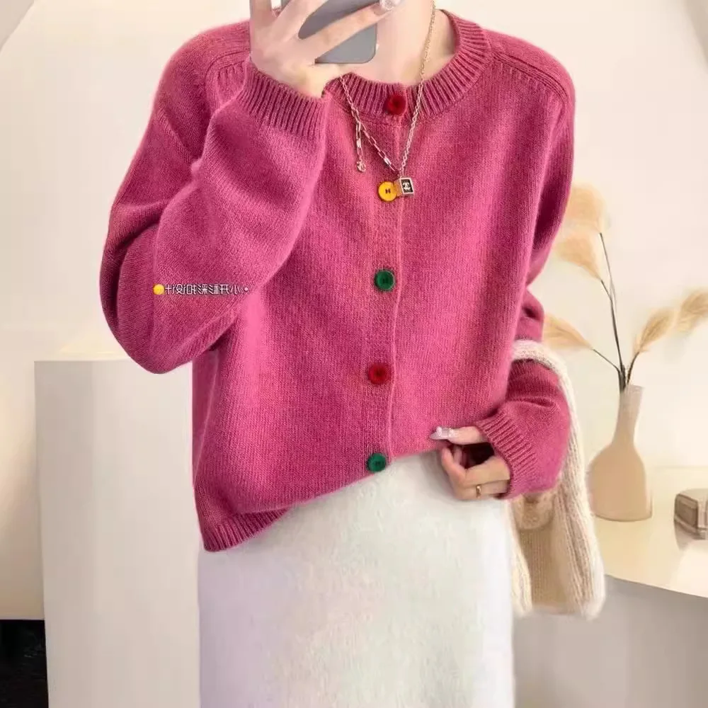 

2024 Women's Color Buckle Wool-like Knitted Cardigan Loose Single-Breasted round Neck Long Sleeve Soft Glutinous Sweater