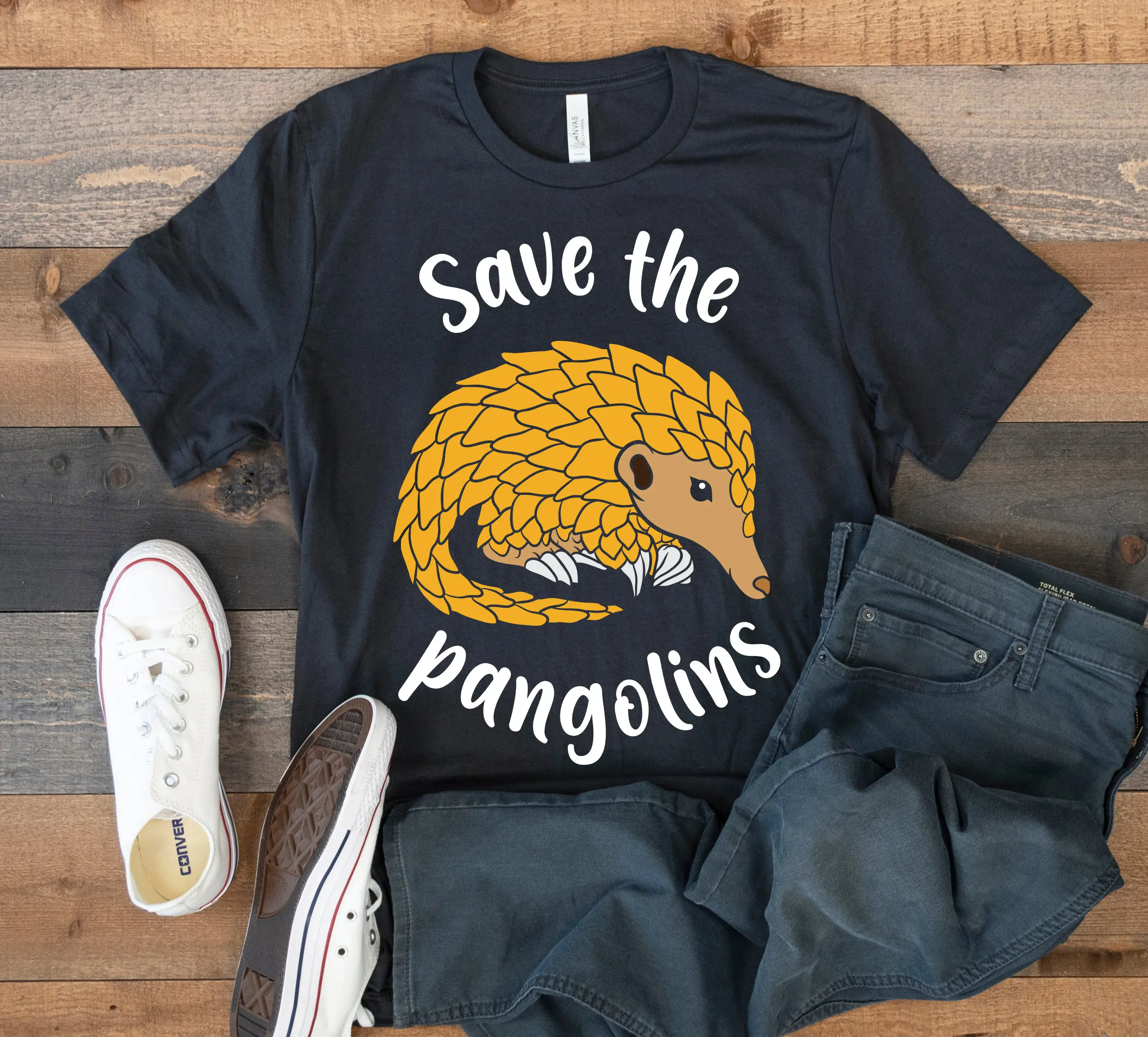 

Детская футболка с длинным рукавом и надписью «Save The Pangolins»