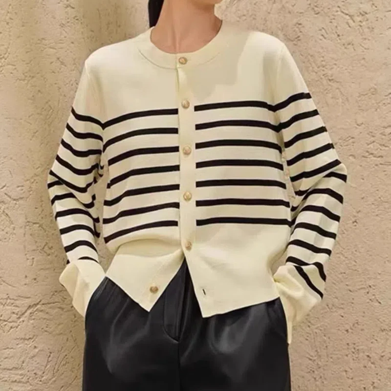 Minimally Contrasting Striped Knitted Cardigan for Women\'s Spring New Retro Gold Button Sweater 109