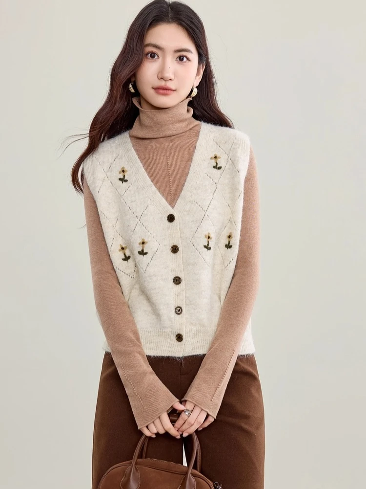 

SENTUBILA Women's Wool Sweater Vest 2025 Winter Commuting V-neck Handmade Flower Hollow Loose Elastic Versatile Vest W54JB3654