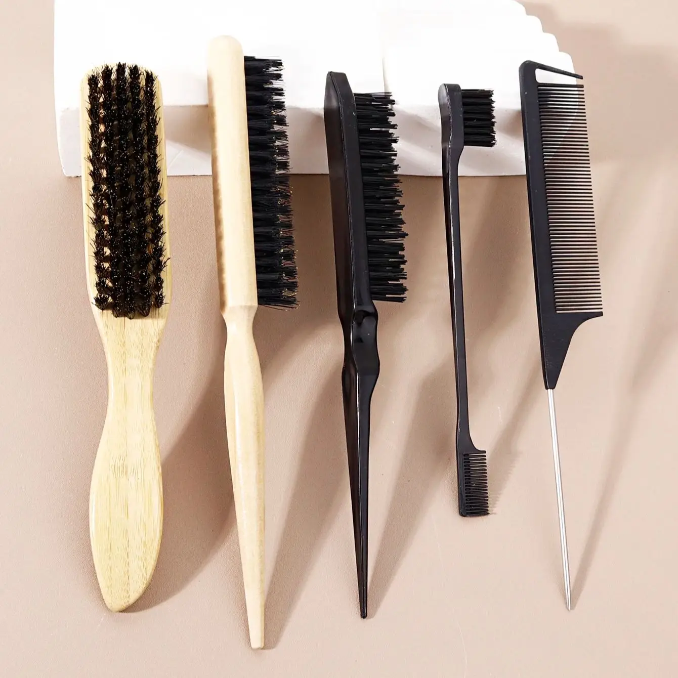 مجموعة أدوات تصفيف مكونة من 5 قطع، وفرشاة بمقبض من الخيزران، ومشط ذيل الفئران، وفرشاة للتحكم في الحواف وفرشاة من النايلون خاصة بشعر مستعار حقيقي #1