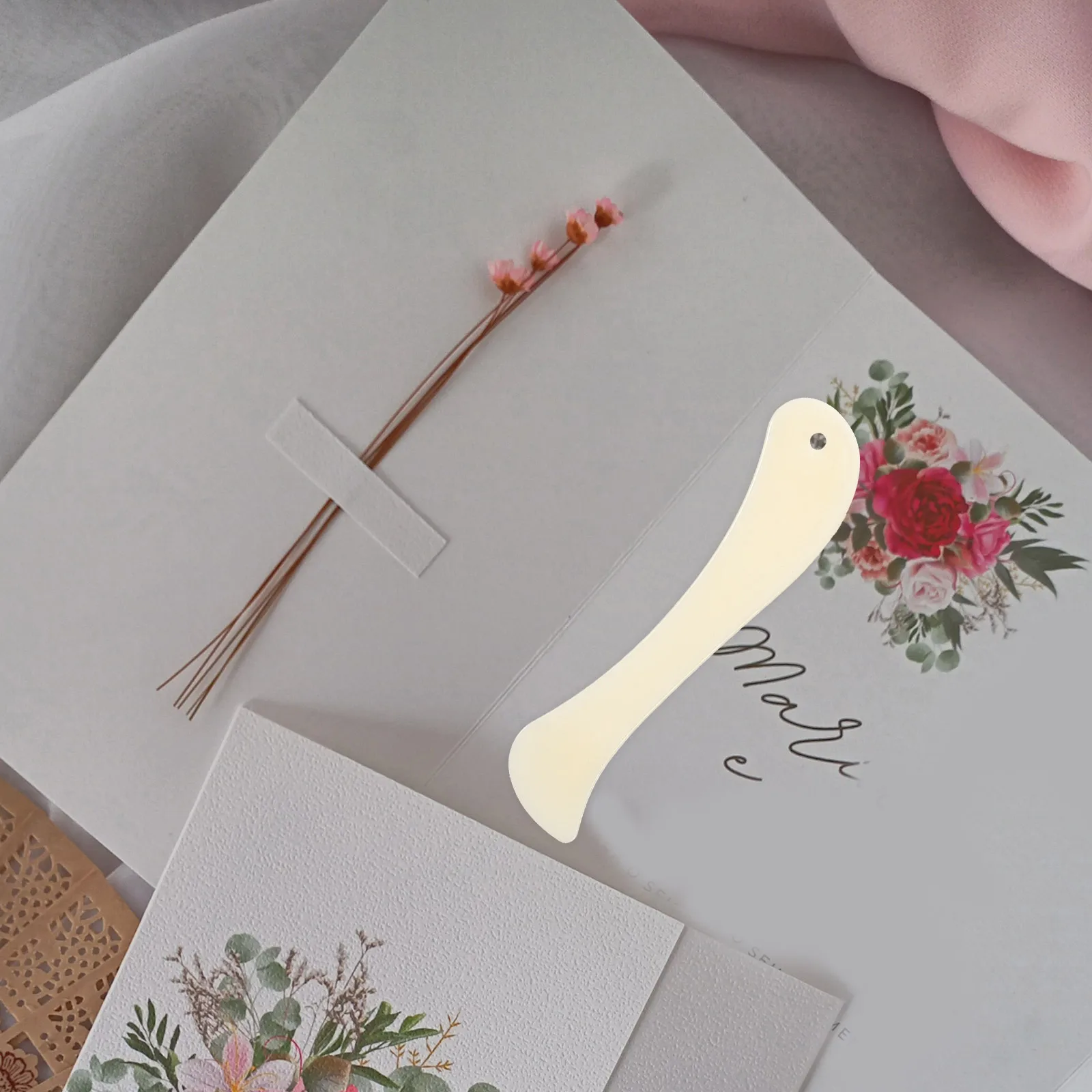 

2Pcs Bone Folders Paper Crafting Durable ABS Letter Opener Card Making Envelope Scoring Creaser Set Folding Tool