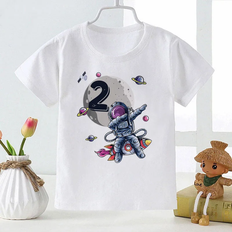 Camiseta con estampado de astronauta espacial para niños y niñas, ropa de manga corta con cuello redondo, Digital