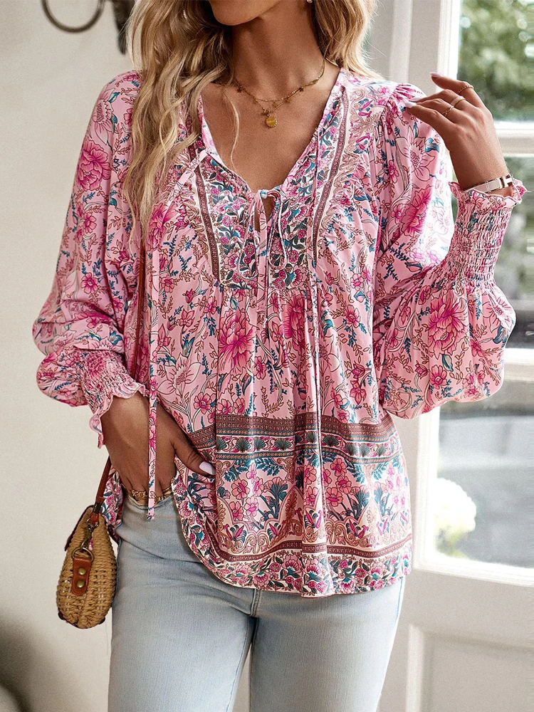 Sommerliche Damen-Chiffonbluse mit Print, elegantes V-Ausschnitt-Langarmshirt, ungeöffnete Vorderseite, Freizeitbluse – Detail 2
