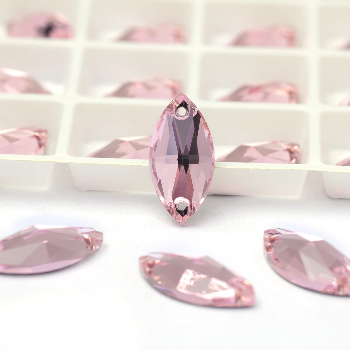 Hellrosa K9 Glas Strasssteine zum Aufnähen, DIY Flache Glaskristalle für Kleidungsstücke, Handarbeiten, Nähen, Hochzeitskleider – Detail 5