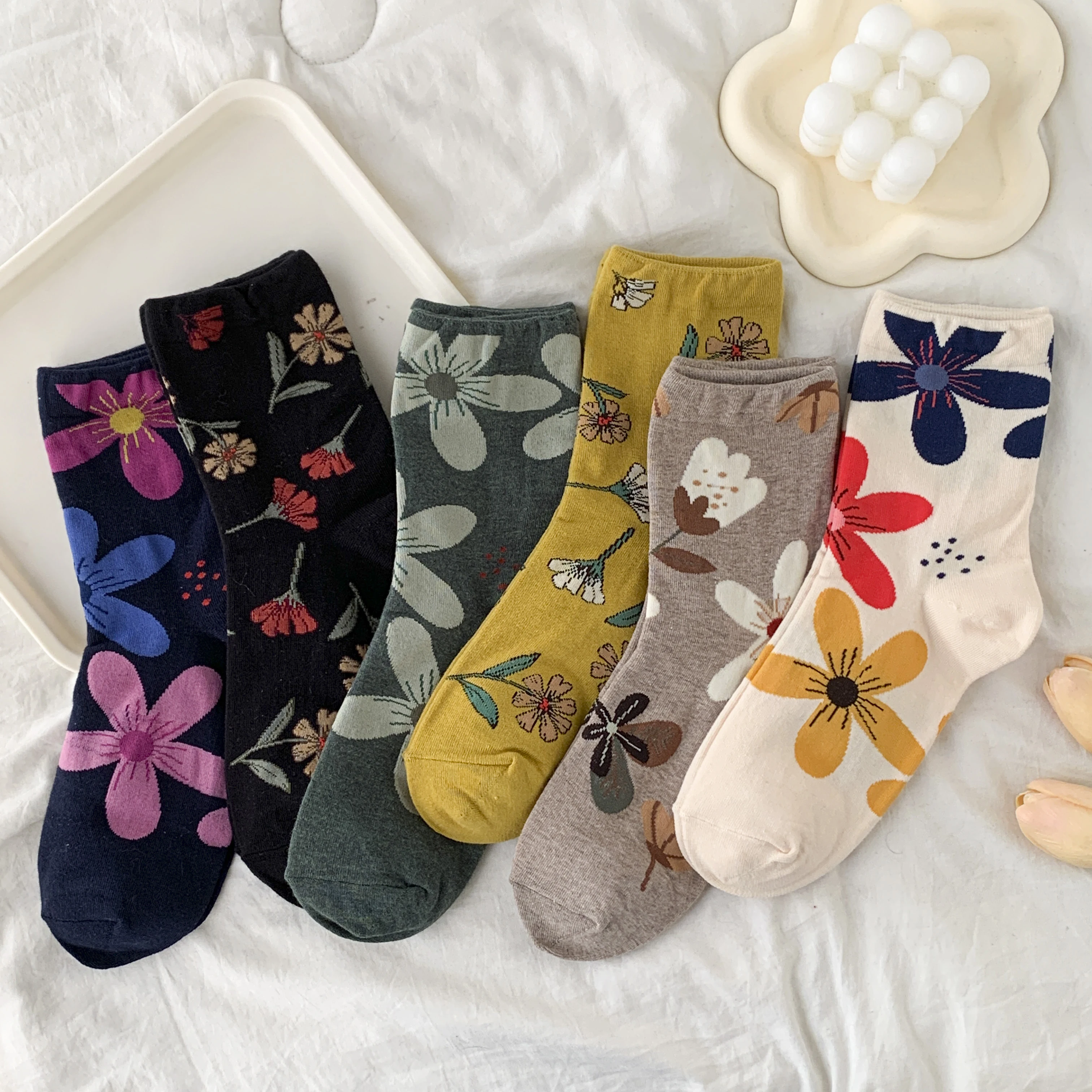 6 Pairs of Graffiti Flower Mid-Calf Socks, Thin Vintage Floral Versatile Trendy Socks for Spring and Summer