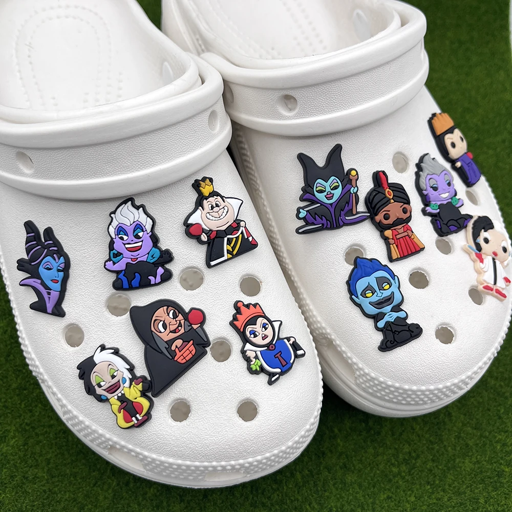 12/100 قطعة ديزني الشرير الأحذية السحر DIY بها بنفسك الكرتون الحيوان الأحذية اكسسوارات الديكور تسد صندل مشبك الاطفال هدايا الحفلات