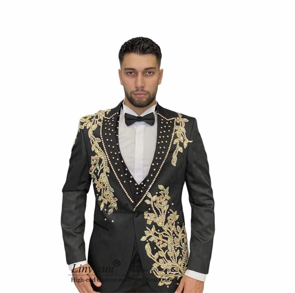 

Luxury Beaded Men Suits Peaked Lapel Groom Wedding Tuxedos Appliques Prom Blazers 3 Pieces Sets Party Terno Masculinos Completo