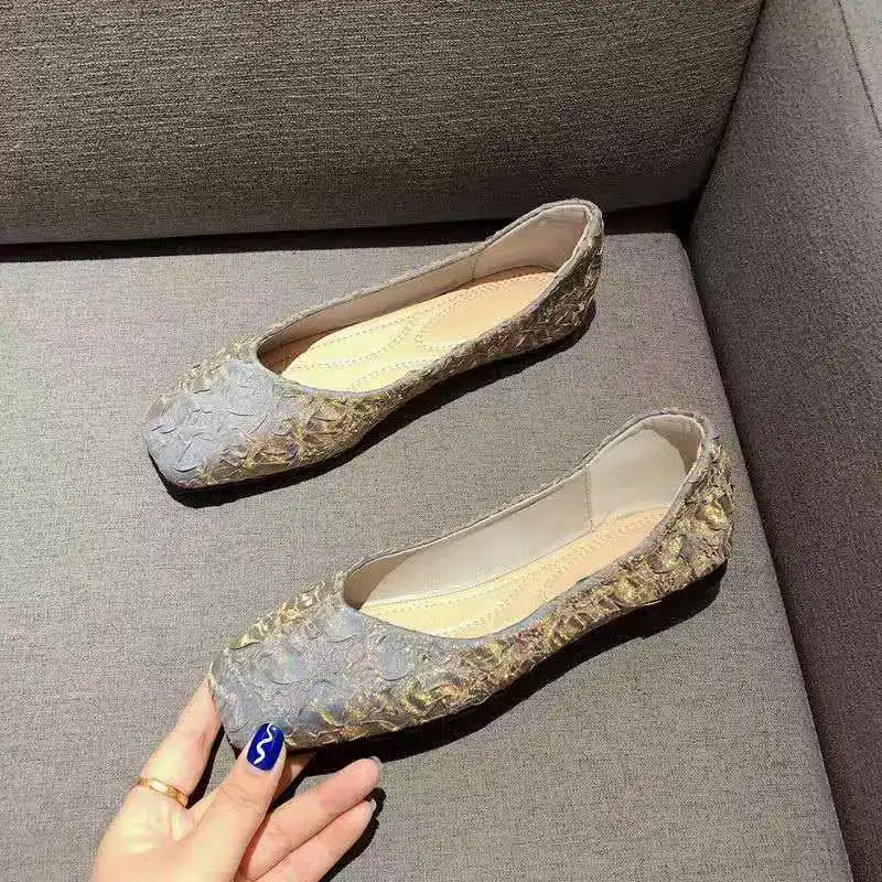 

2026 Summer flat leather shoes for women stylish simple made of satin fabric lightweight breathable and suitable for casual wear