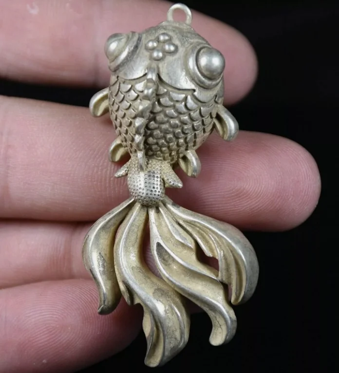 Rare Old Chinese Miao Silver Feng Shui Goldfish Luck Amulet statue 6CM