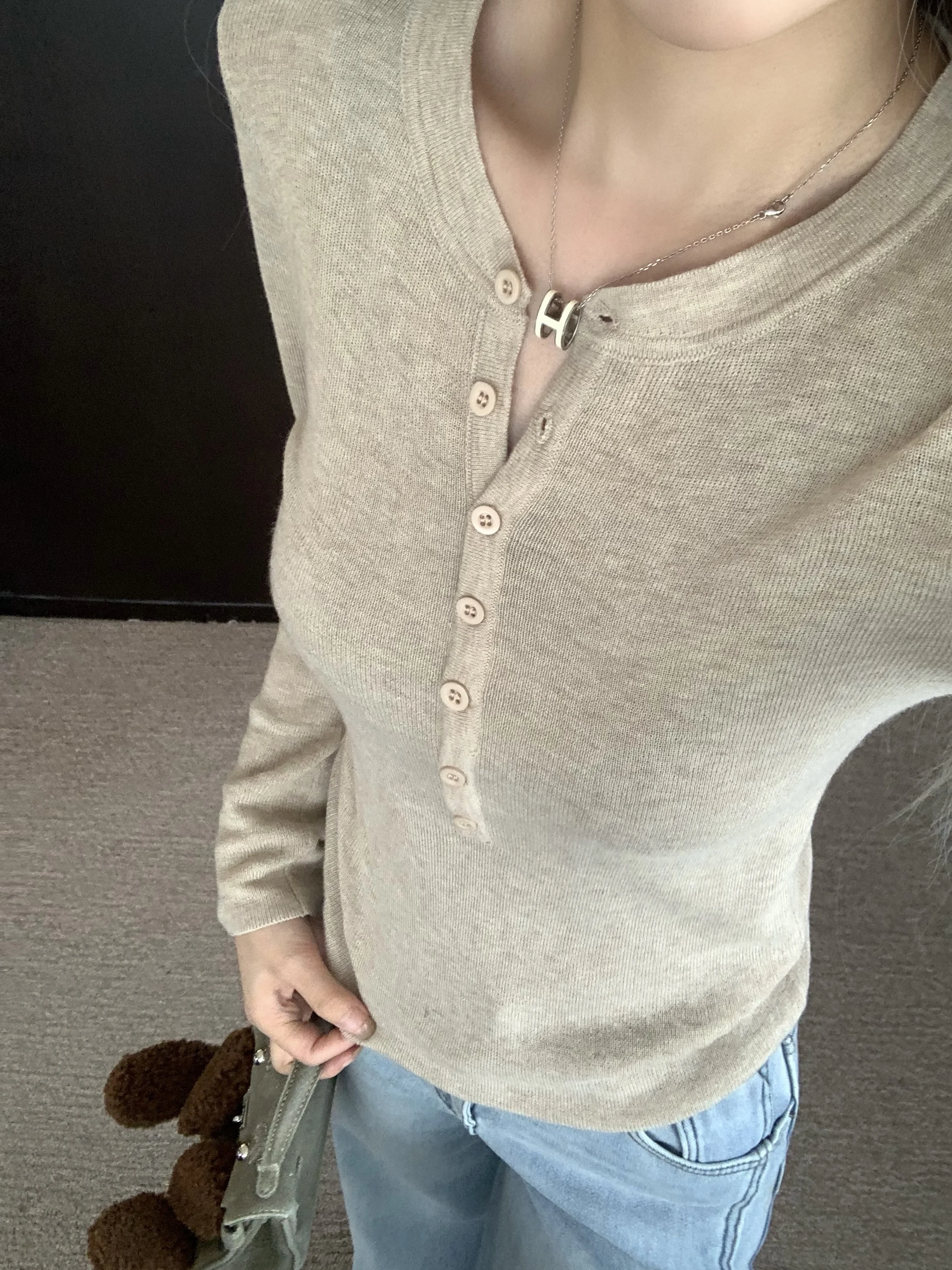 

Ruuii Woolen Henry Button Knitted Long Sve T-irt Women's Autumn Winter Slim Fit Design Sense Top Inner Wear Faionable ...