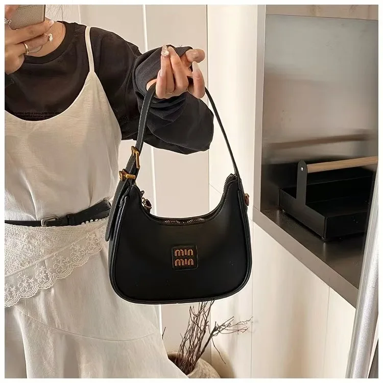 حقيبة هوبو لخريف وشتاء 2025، محفظة تحت الإبط للنساء، حقيبة كتف بسيطة، حقيبة كروس مزخرفة، عتيقة