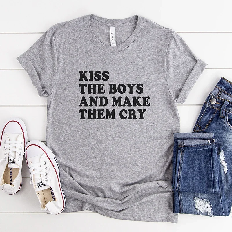 Funny T Shirt Kiss The Boys and Make Them Cry Women Cotton Graphic Clothes Gothic Style Punk Topst Streetwear Leisure Tees