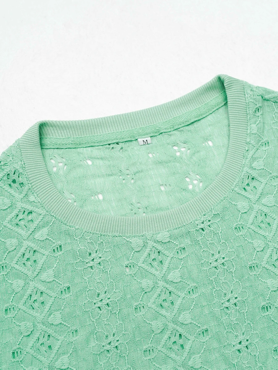 Herren-T-Shirt mit kurzen Ärmeln und Hohlmuster, atmungsaktives Sommer-Oberteil mit Rundhalsausschnitt, einfarbig, lässiger Schnitt. – Detail 3