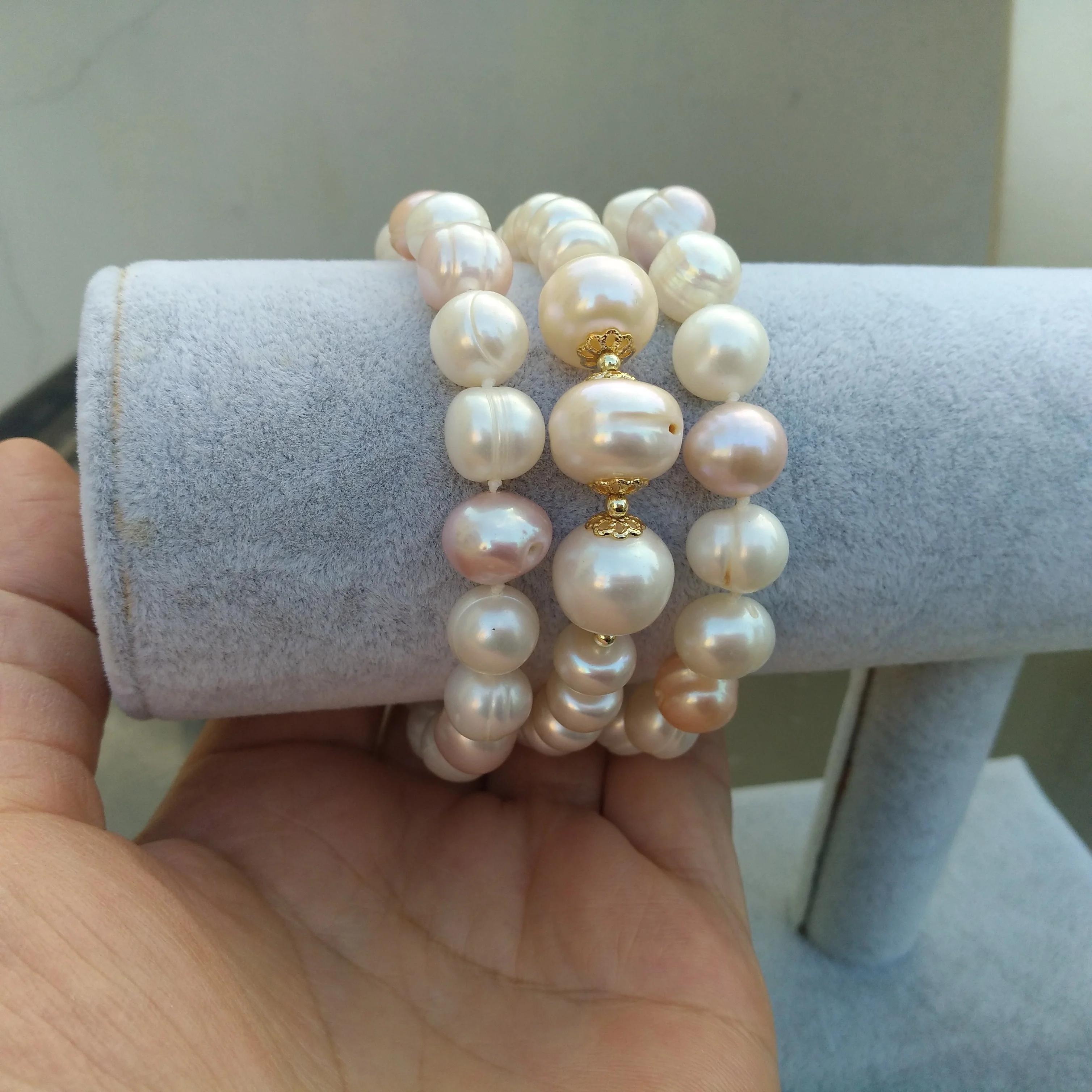 3row Real Natural Multi-color AAA Akoya Real Natural White Pearl Bracelet 17cm Videos and pictures are all taken in kind.