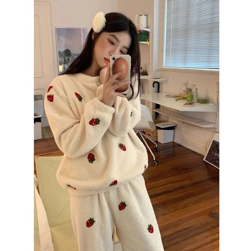 

Fleece Sleepwear Women Pajama Sets Winter Piiama Warm Pants Sets for Women 2 Pieces Strawberry Night Wears Korean Home Suit New
