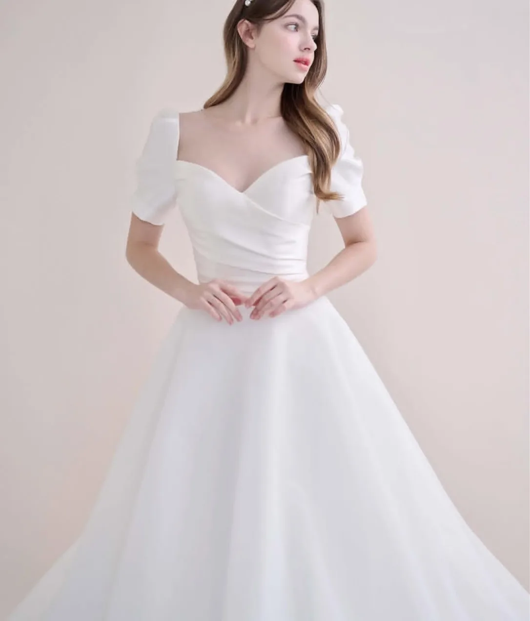 Vestidos de casamento longos de cetim personalizados com bolsos estilo coreano linha A com decote em V com zíper na parte traseira até o chão nnetzo para mulheres