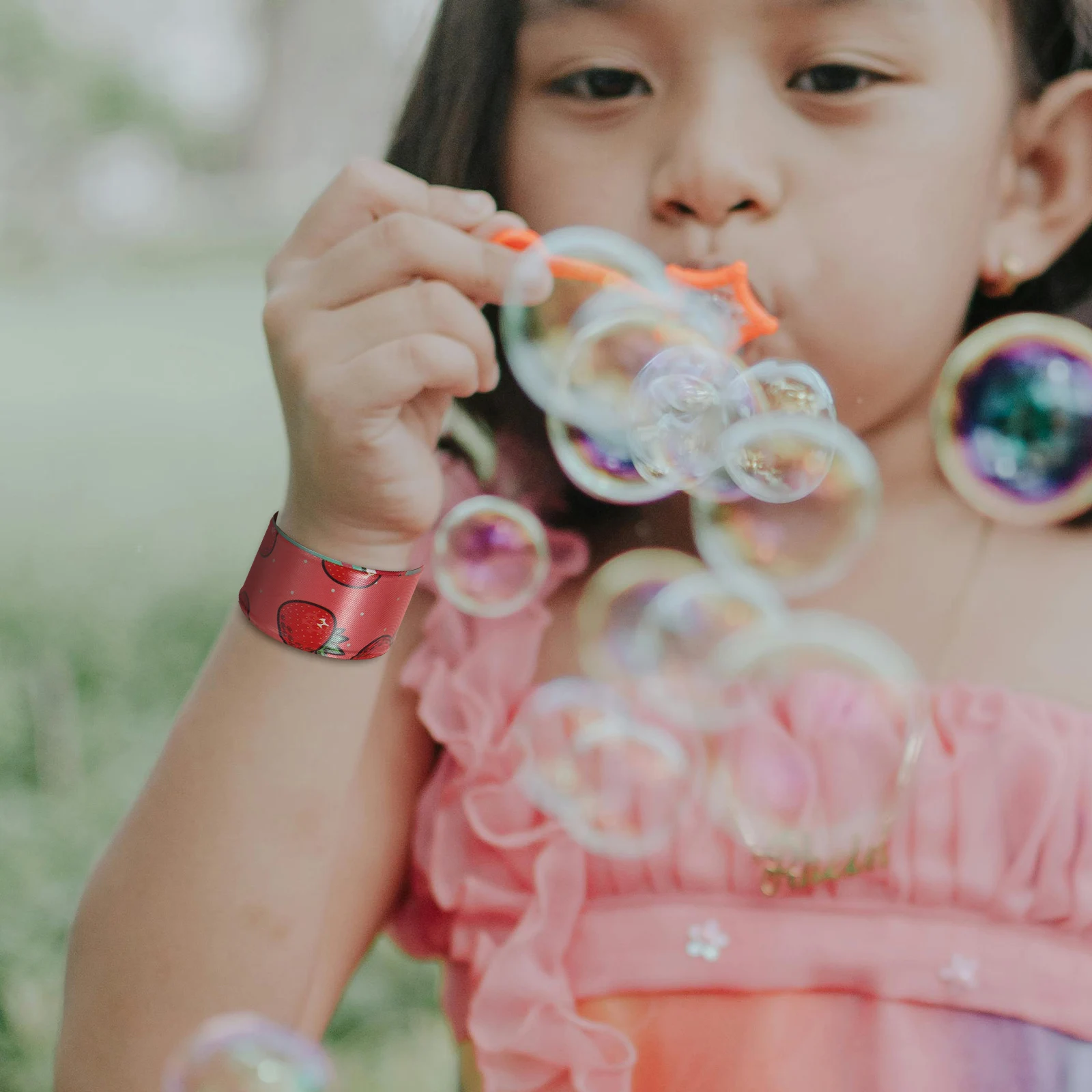 12 pièces Bracelets à claquettes Fruits motif Snap Bracelets été enfants fête cadeau Pvc Flexible étanche décoration pour téléphone eau