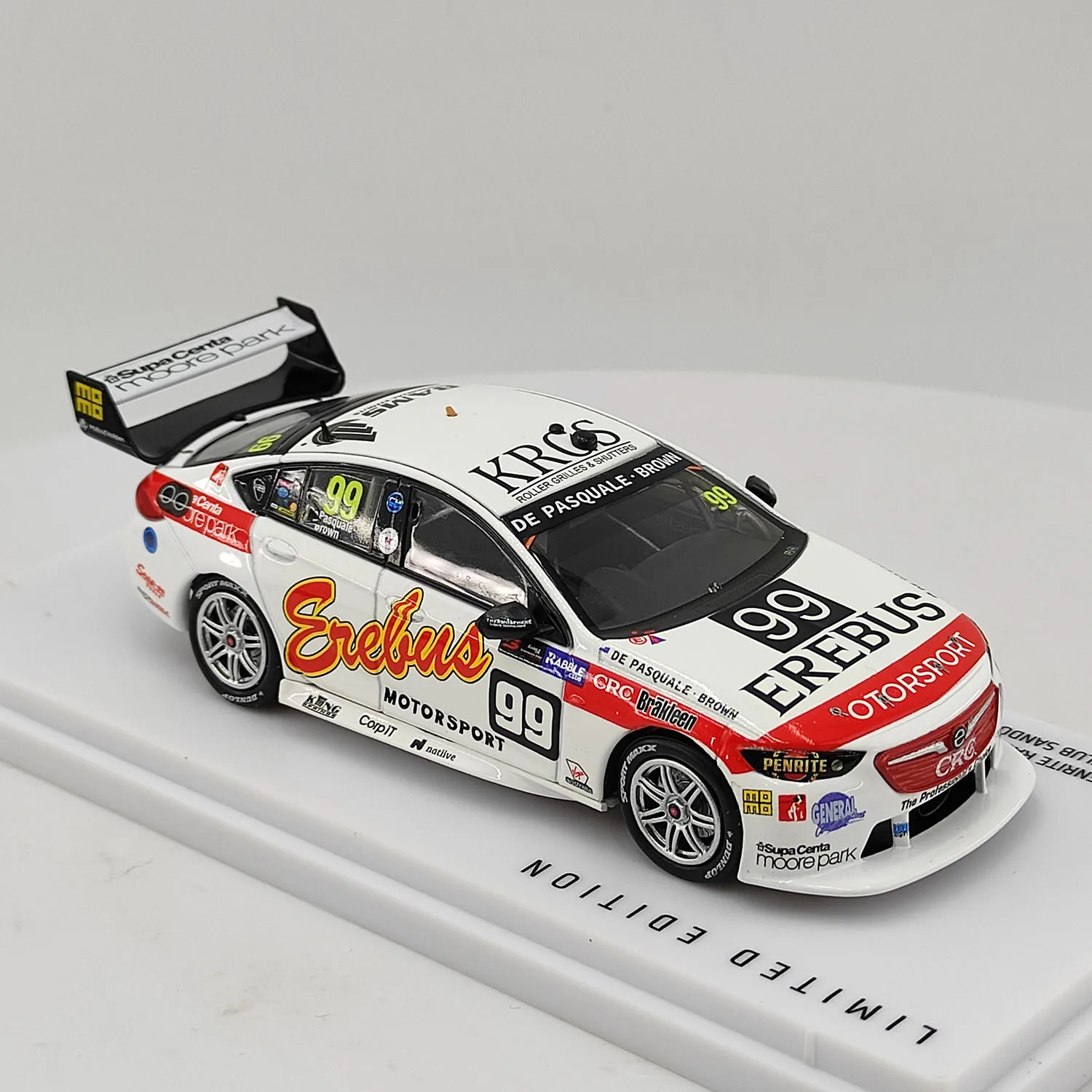 Diecast AUTÉNTICO Escala 1:43 Holden ZB COMMODORE 2018 # Adorno de exhibición de recuerdo de regalo de juguete coleccionable modelo de coche de aleación 99