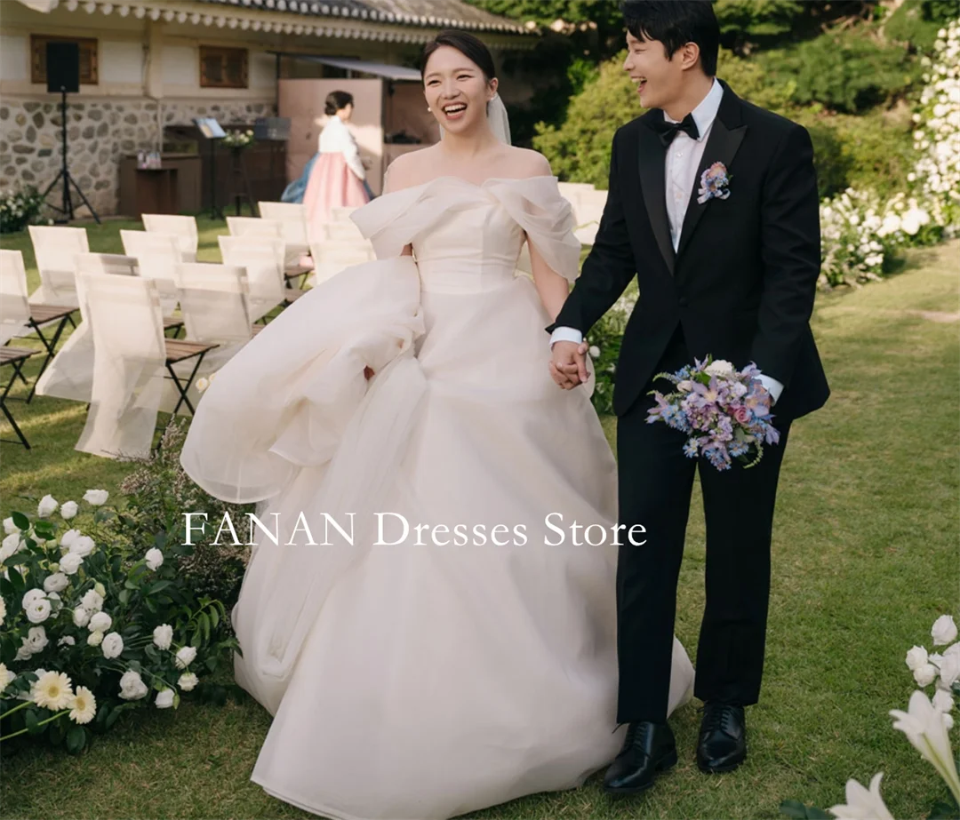 

FANAN Korea Off Shoulder Wedding Dresses 웨딩드레스 Short Sleeves A-Line Vinatge Lace-up Organza Custom Made Bride Gowns Plus Size