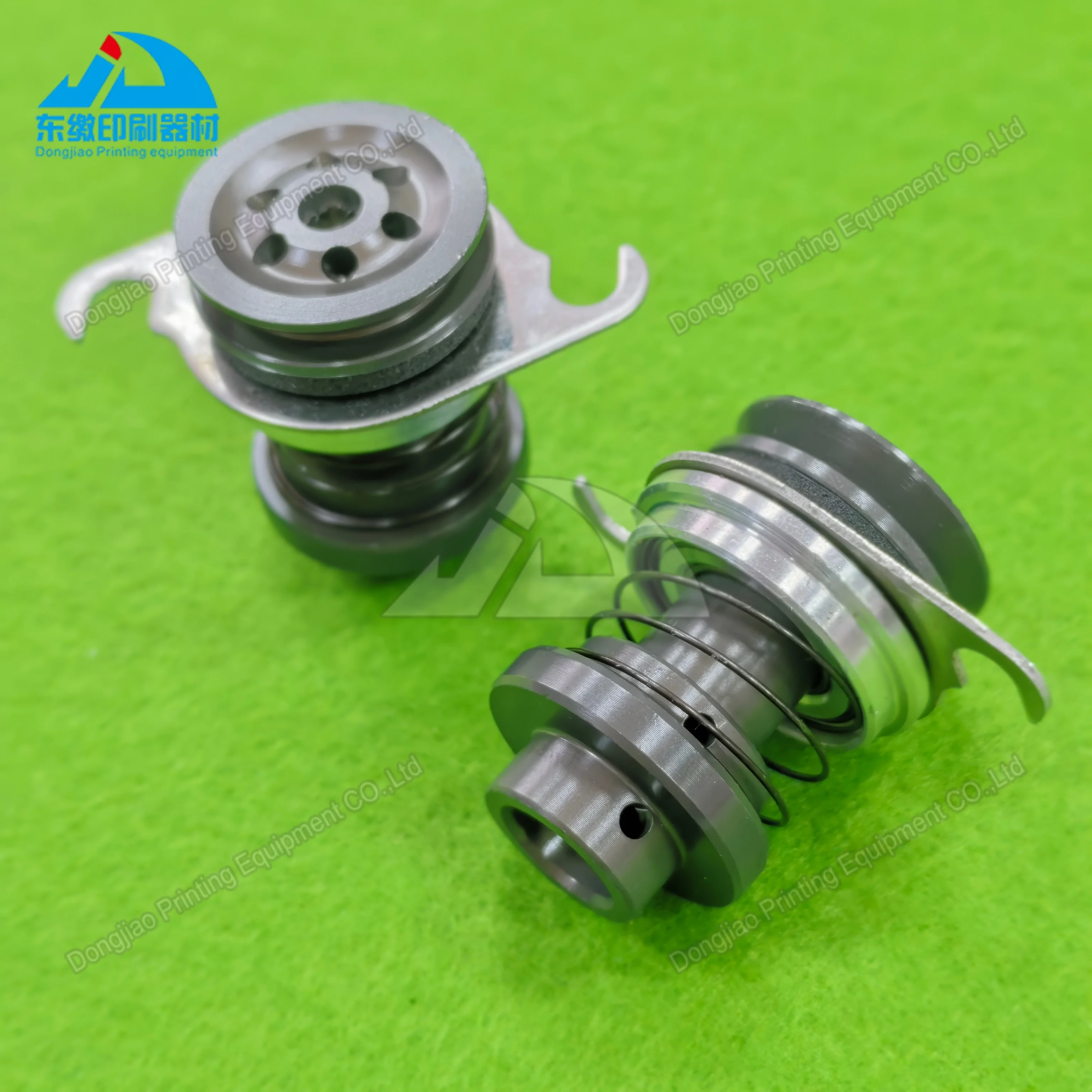 

Присоска для подачи бумаги Forwarding Sucker F2.028.182S (комплект) для печатных машин Heidelberg SM102, CD102, XL105, XL106, запчасти, присоски