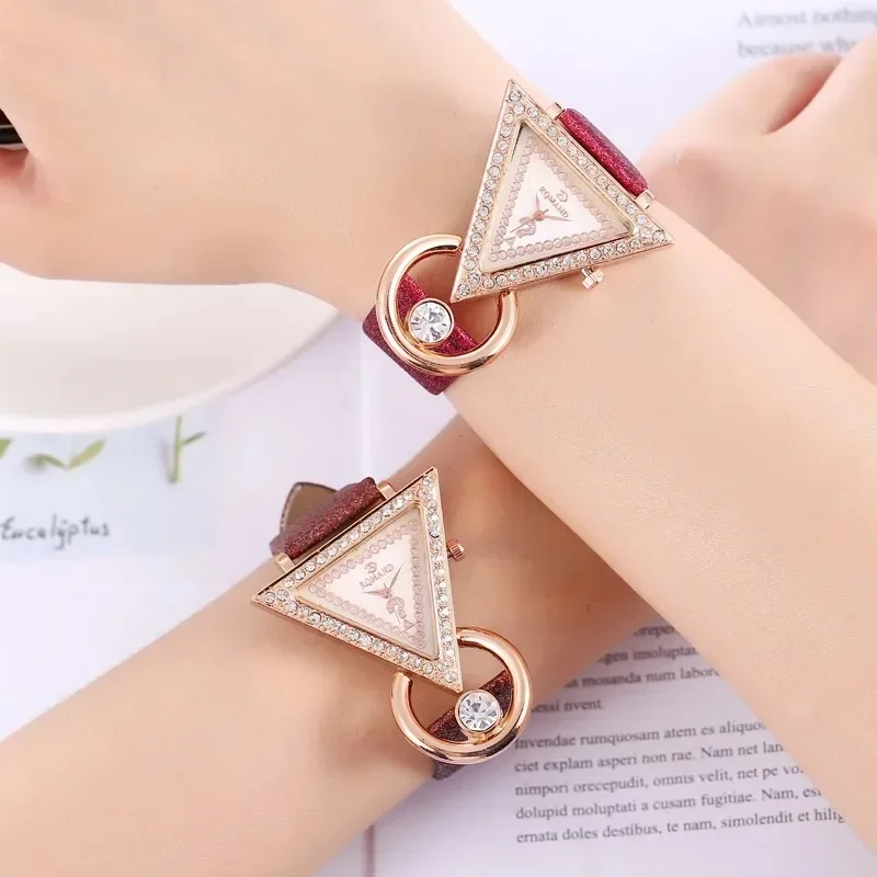New Women Creative Triangle Rhinestone Dial Quartz Watch Female Light Luxury Design Frosted Strap WristWatch Relojes Para Mujer