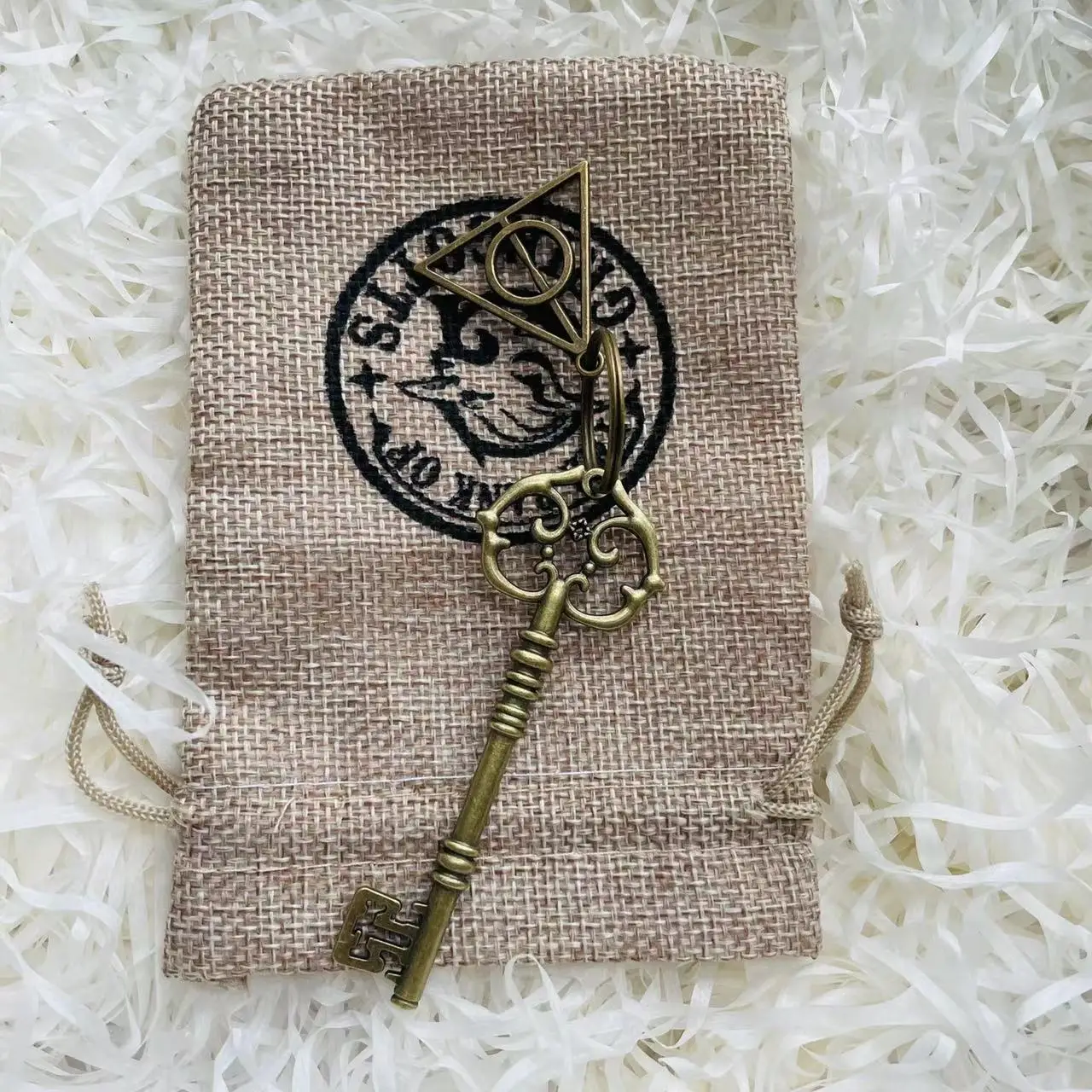 Magic Bank Key Deathly Hallow Pendant Combination Key Chain Sack 2pcs Set Halloween Props Christmas Carnival Birthday Gift