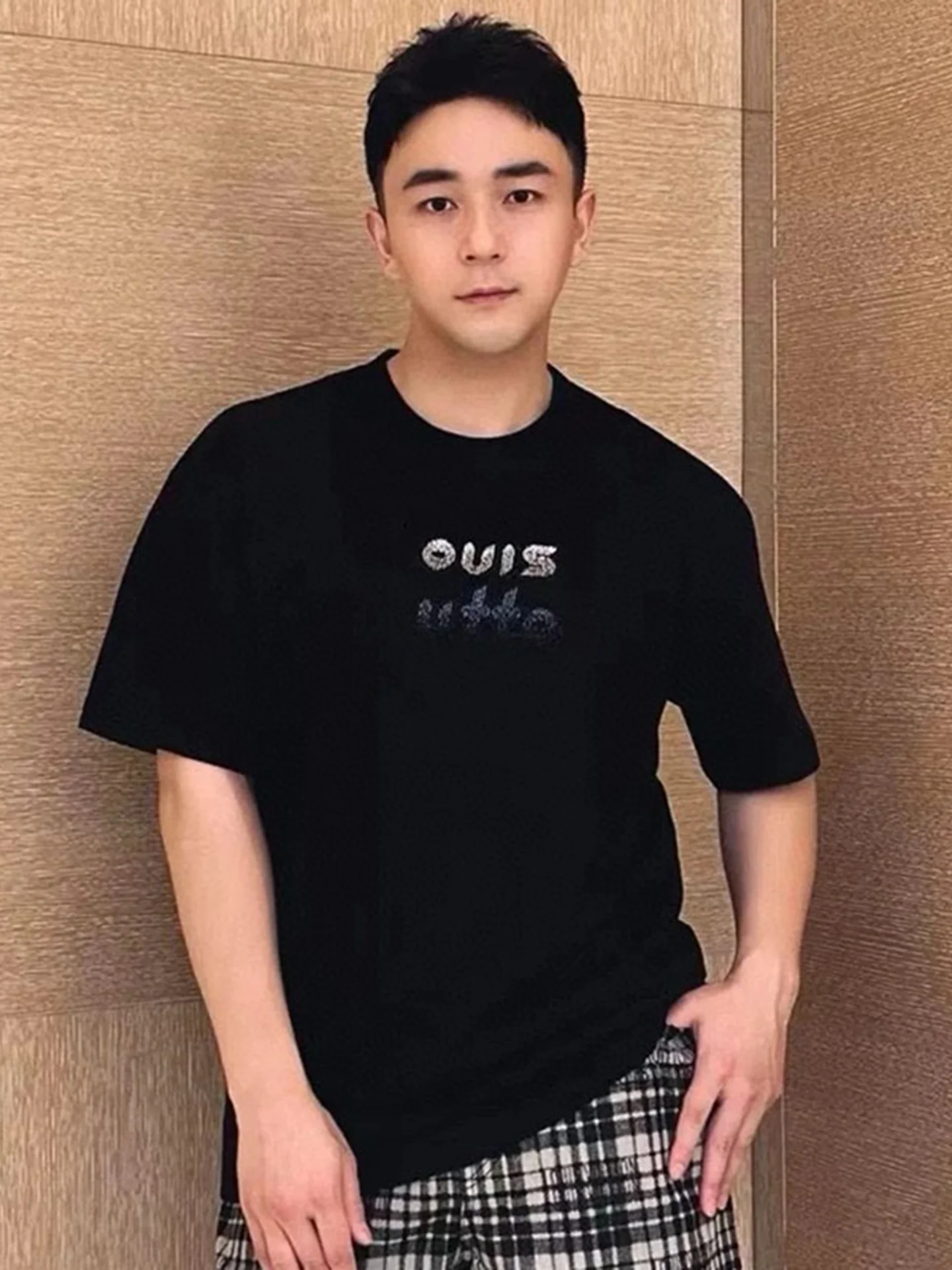 

Летняя коллекция 2025: Модная брендовая футболка с вышитыми буквами, повседневная, с коротким рукавом, круглым вырезом, из чистого хлопка